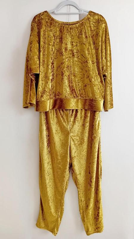 Zlatna plišana pidžama